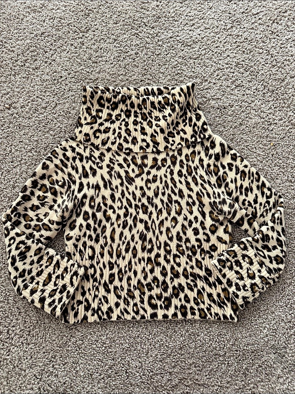 bebe Leopard Print Turtleneck Size Small Like New